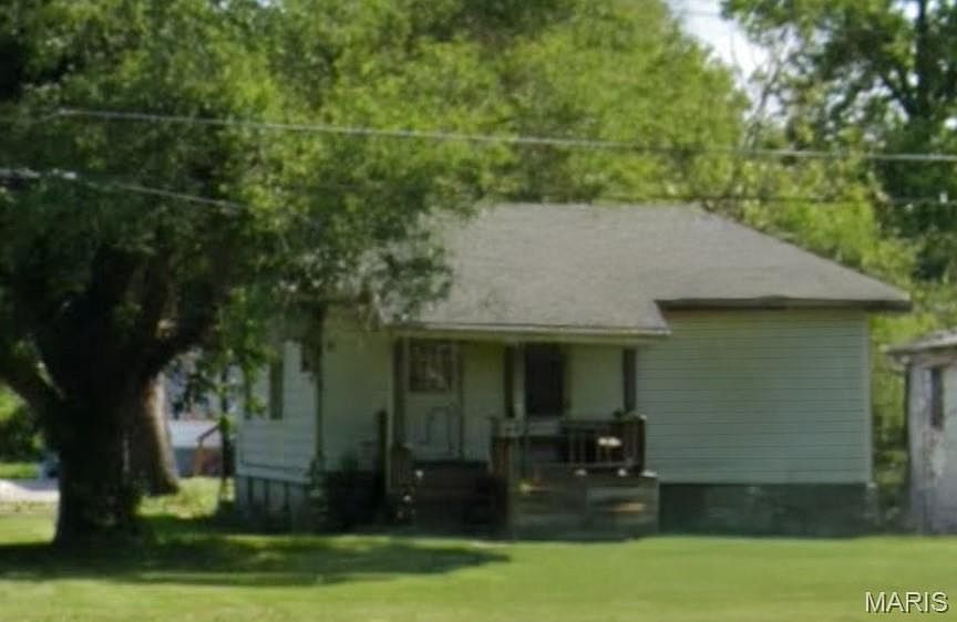 2nd image of 2406 Saint Louis Ave