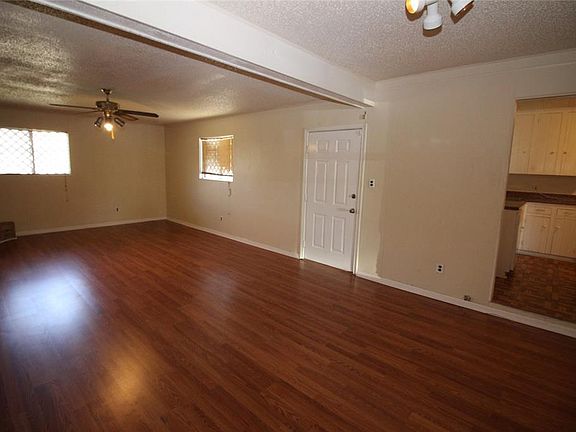 4th image of 1402 Wayside Dr