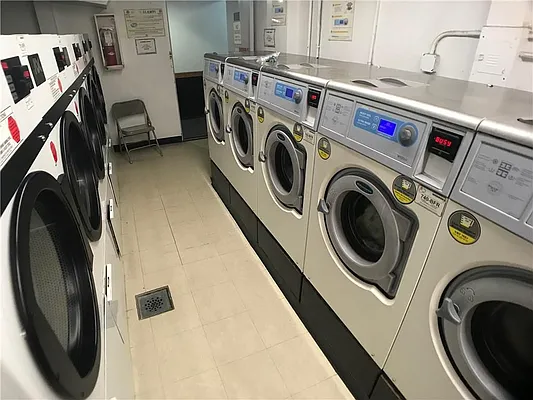 Sold by Remax Edge | media 32