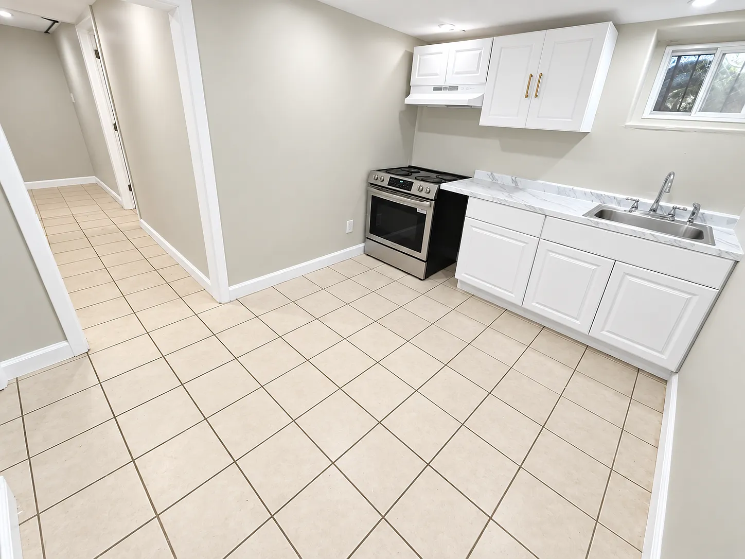 2 bed, 1000 sqft, $1,595 — Photo 2