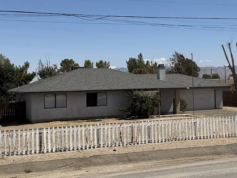 10867 Pinon Ave — Photo 1