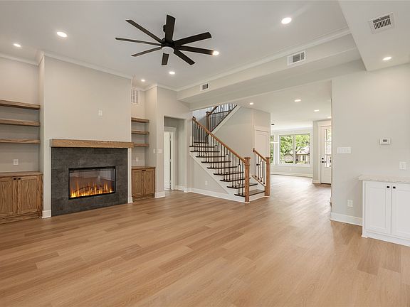 5th image of 375 Saint Andrews Dr