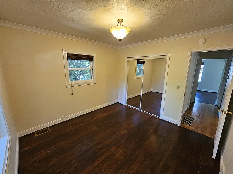 6306 SW 30th Ave — Photo 10