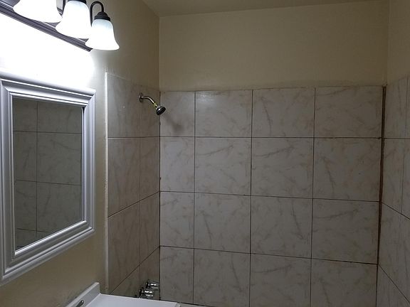 4th image of 962 N Mountain View Ave APT 11