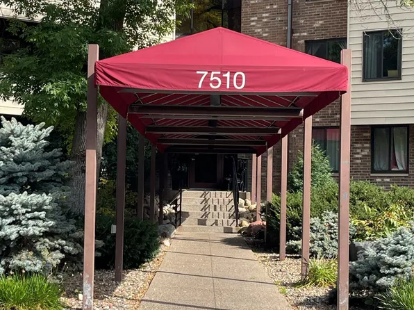 7510 Cahill Rd APT 119B, Edina, MN 55439