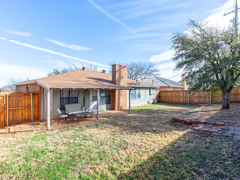 5725 Quail Run St — Photo 4