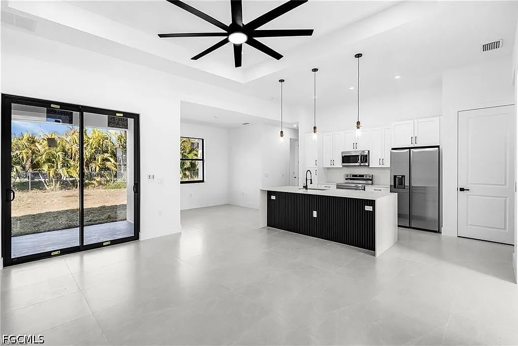4 bed, 20.0 bath, 1600 sqft, $2,225 — Photo 3