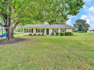 84 Oak Ln, Troutville, VA 24175