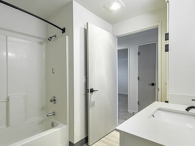 Oasis at 2600 — Photo 13