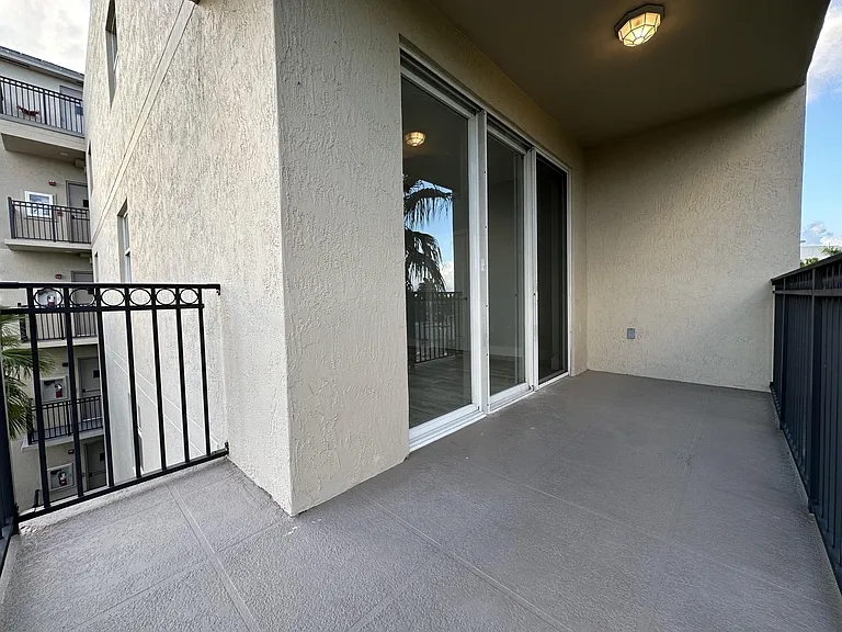 27 Royal Palm Way #406 — Photo 40