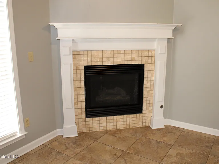 6849 Dogwood Mnr W — Photo 6