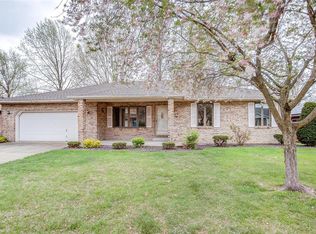 628 Deerfield Dr, Swansea, IL