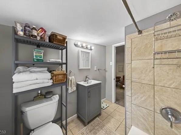 187 Breakneck Rd #2, Highland Lakes, NJ 07422