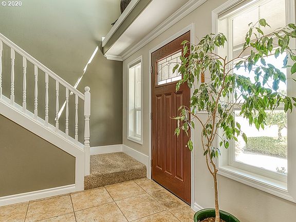 4th image of 953 E 15th Cir