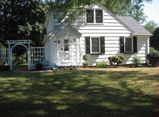 102 Dill Rd, Fairfield, CT 06824