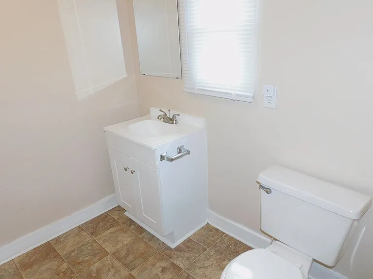 618 Glencoe St — Photo 9