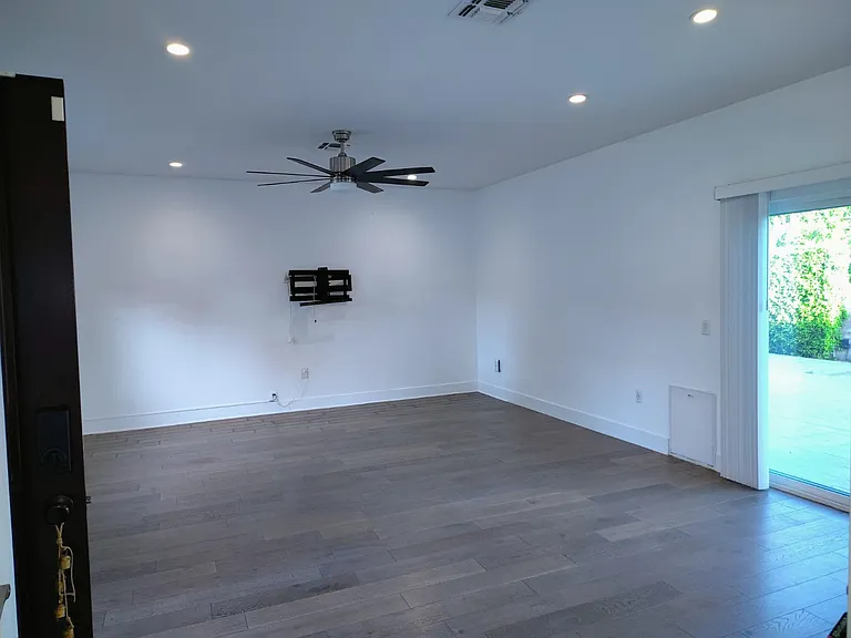 21224 Rinaldi St #1 — Photo 2