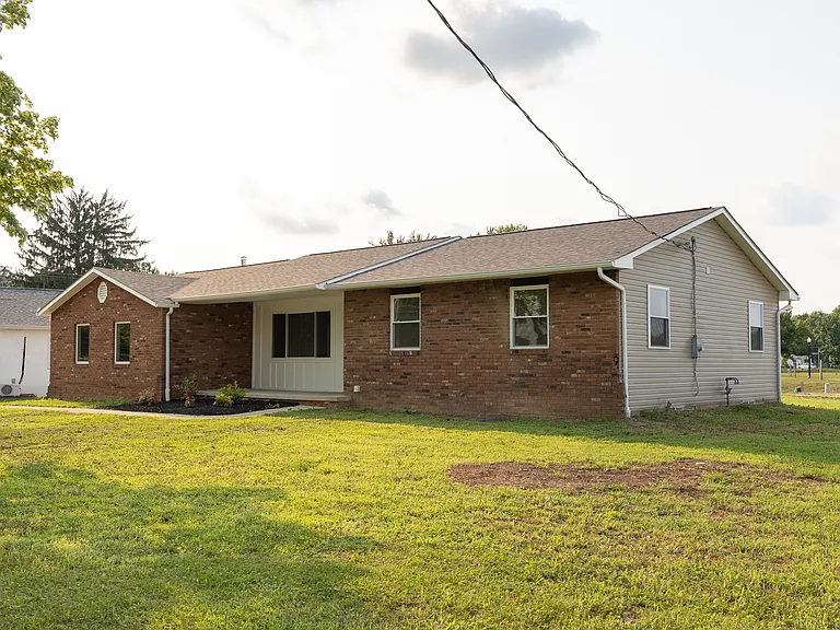 1574 Dyer Rd — Photo 43