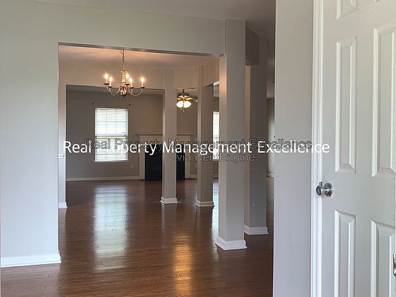 2nd image of 3214 Geary Trl