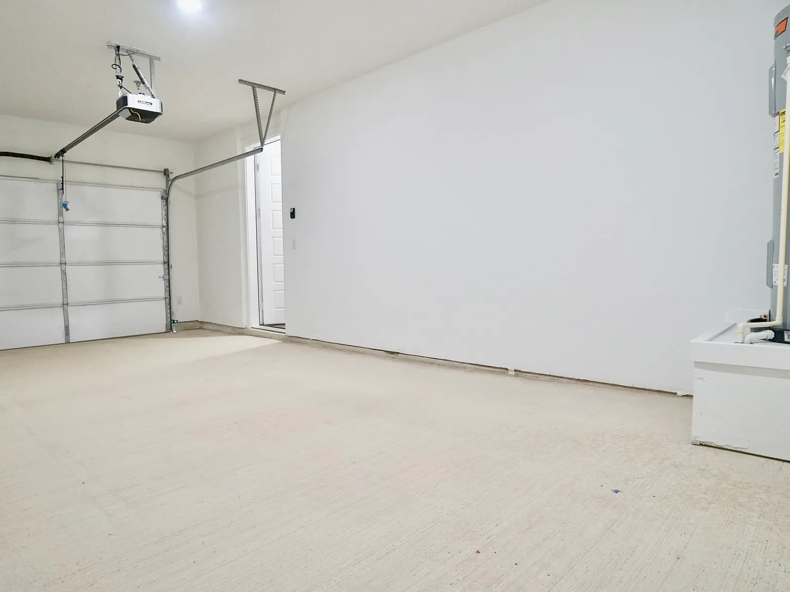1 bed, 750 sqft, $1,295 — Photo 2