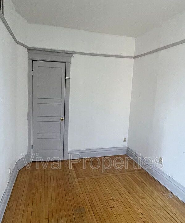 2nd image of 1109 N California Ave Unit 2