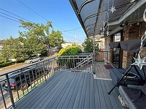 3rd image of 474 Bedford Ave