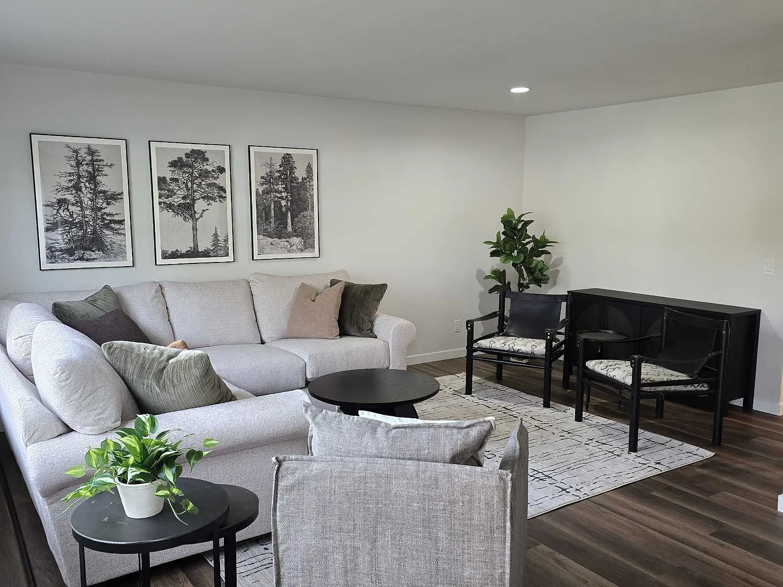 3 bed, 1.5 bath, 1100 sqft, $2,100 — Photo 3