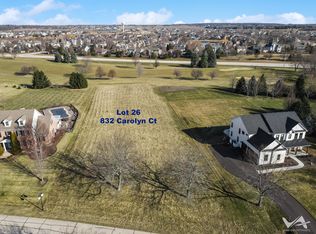 832 Carolyn Ct, Elburn, IL 60119
