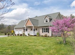 2072 Emmas Grove Rd, Fairview, NC 28730