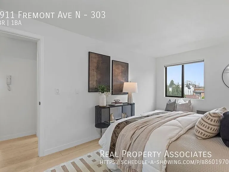 4911 Fremont Ave N #303 — Photo 13