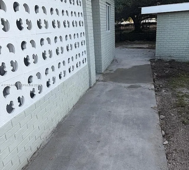 1021 NW 25th Way #3 — Photo 9