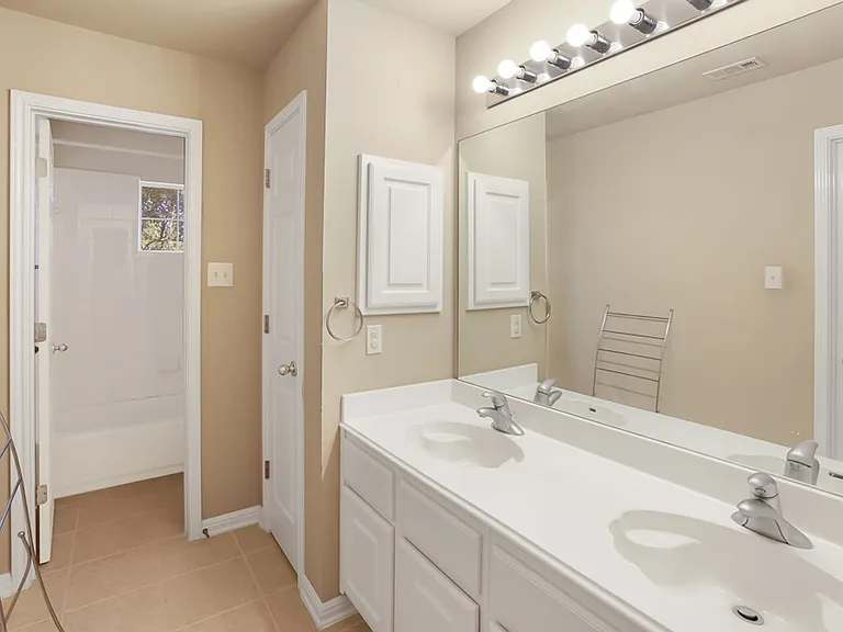 2911 Dason Ledge — Photo 39