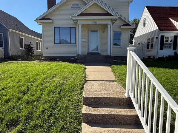2950 Arlington Ave, Davenport, IA 52803