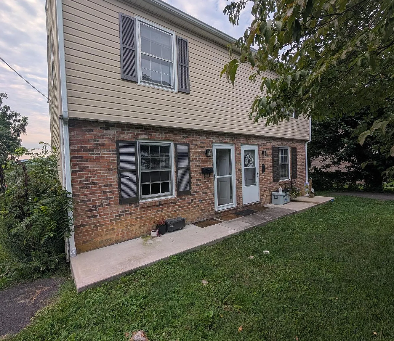 2 bed, $1,000 — Photo 1