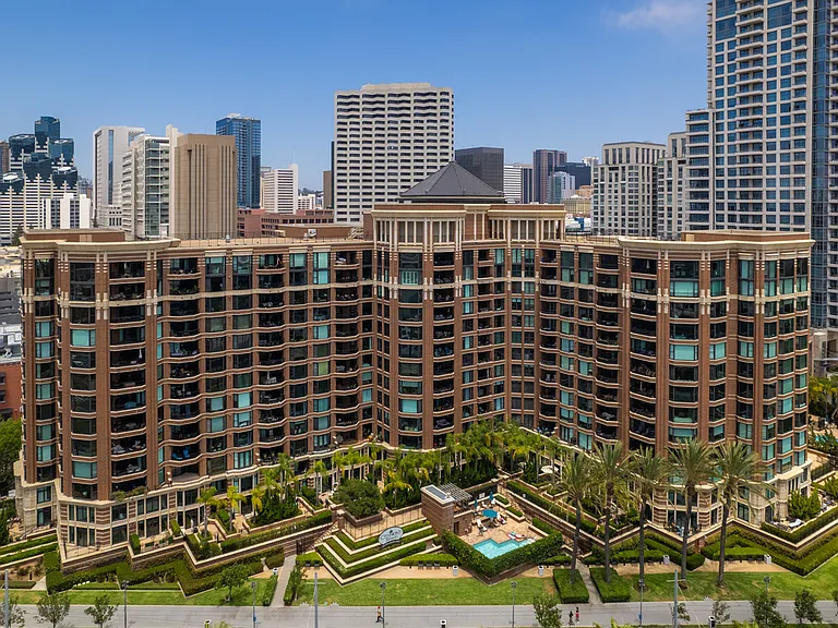 500 W Harbor Dr #1502 — Photo 46