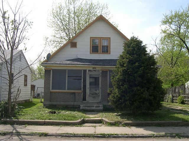 1st image of 1040 N Winfield Ave