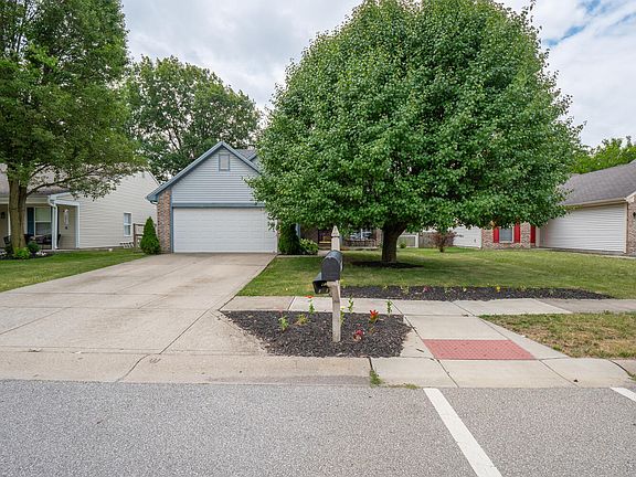 2nd image of 729 Muirfield Dr