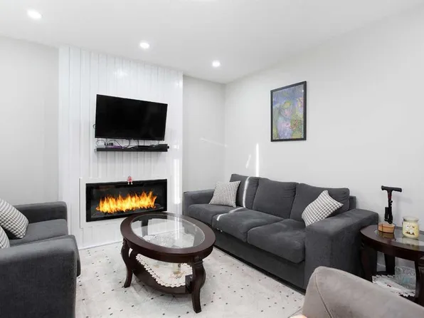 119 W Maranda Close NE, Calgary, AB T2A 3E7