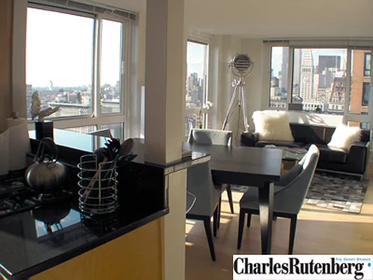 Rented by R New York | media 23