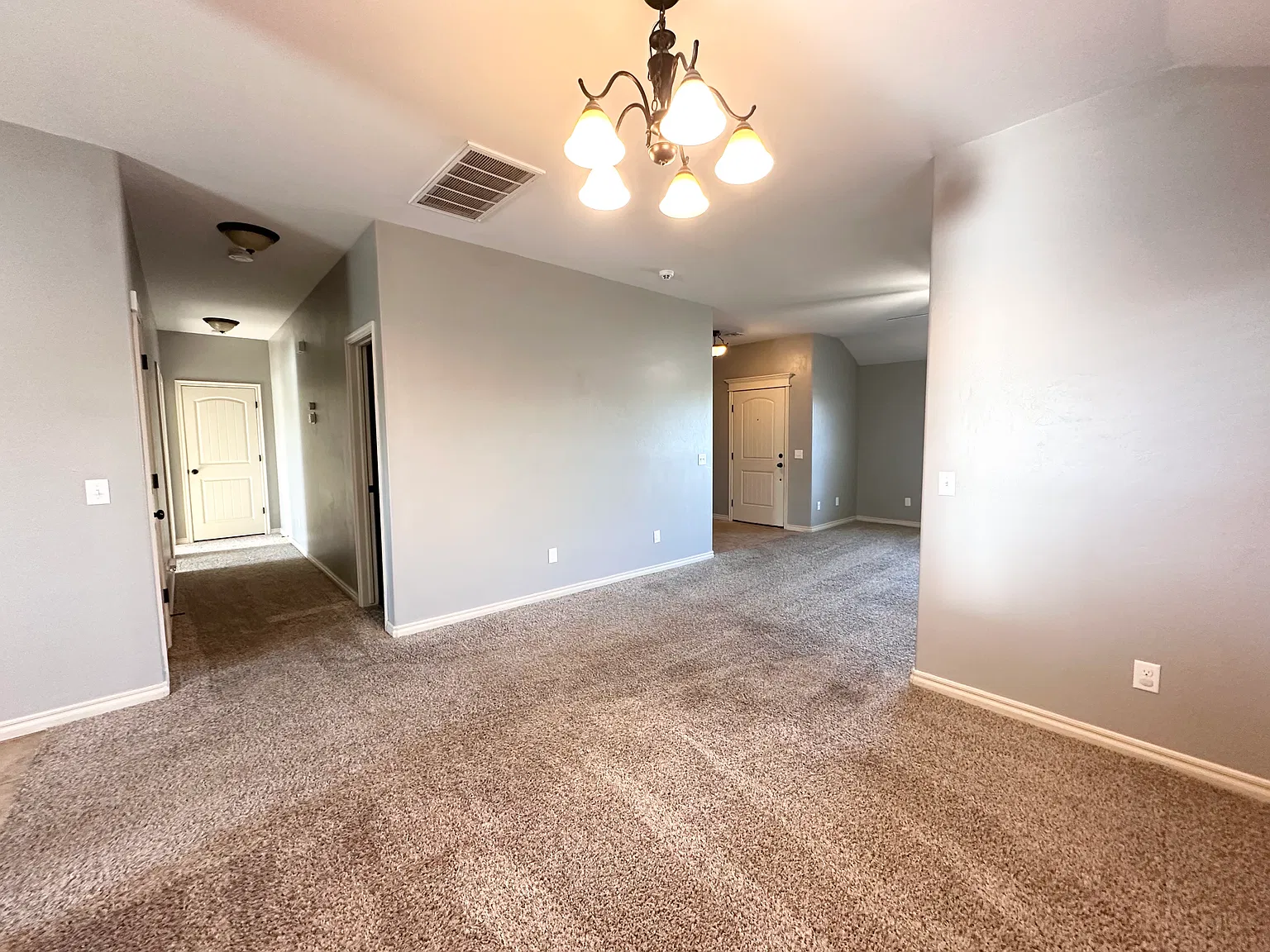 3 bed, 1517 sqft, $1,790 — Photo 2