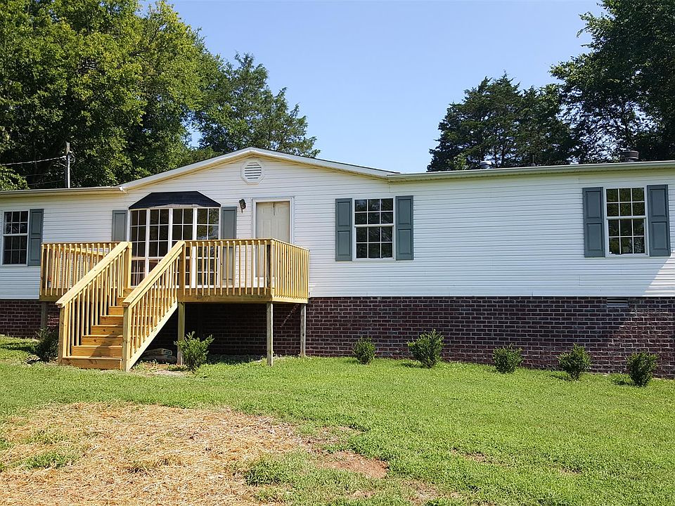 1st image of 646 W Green Ln