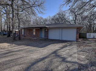 213 Pecan St, Azle, TX 76020