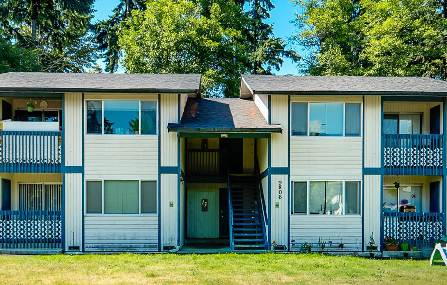 South Hill Apartments — Photo 1