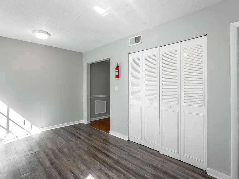 Charming Multifamily Living at 1407 Mana Lane — Photo 7