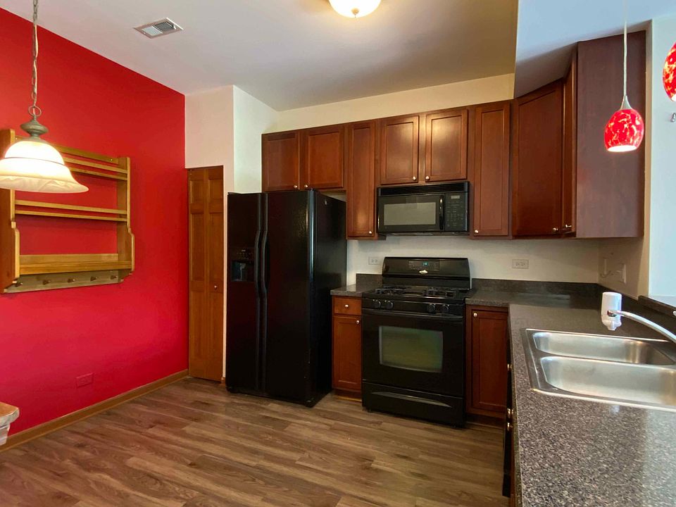 2260 Flagstone Ln Carpentersville, IL, 60110 Apartments for Rent Zillow