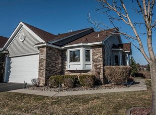 14282 Peninsula Point Dr, Savage, MN 55378