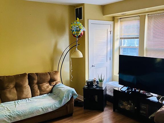 4th image of 3946 N Lowell Ave APT 108