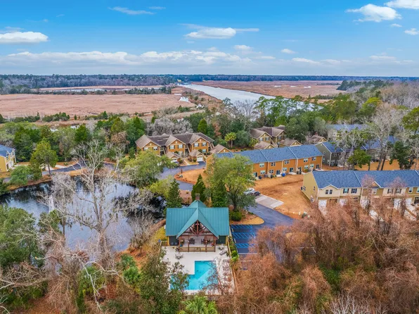 8382 Camp Gregg Ln, North Charleston, SC 29418