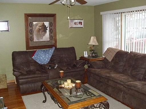 2nd image of 127 Circle Dr W