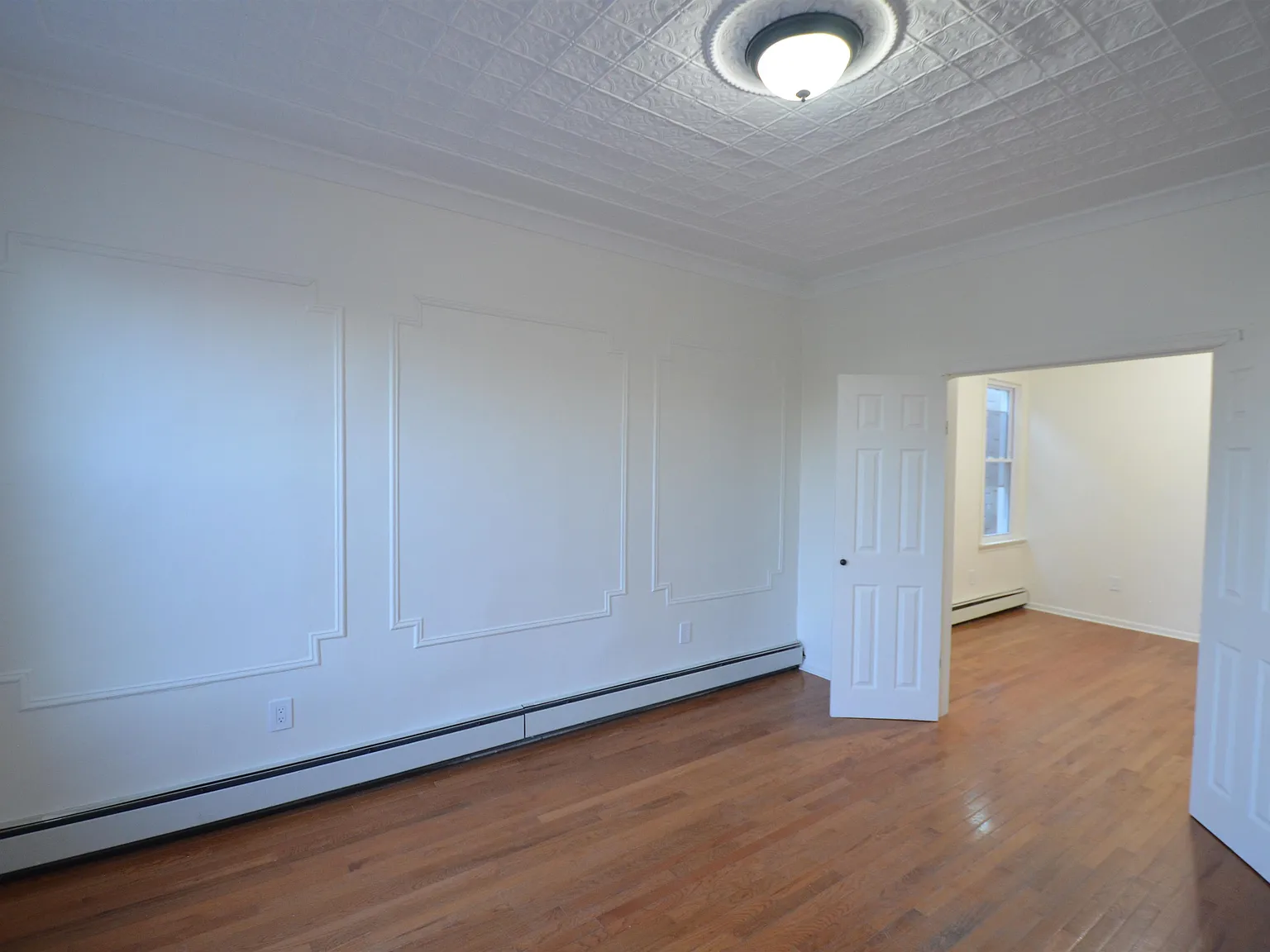 3 bed, 1.0 bath, $2,200 — Photo 3